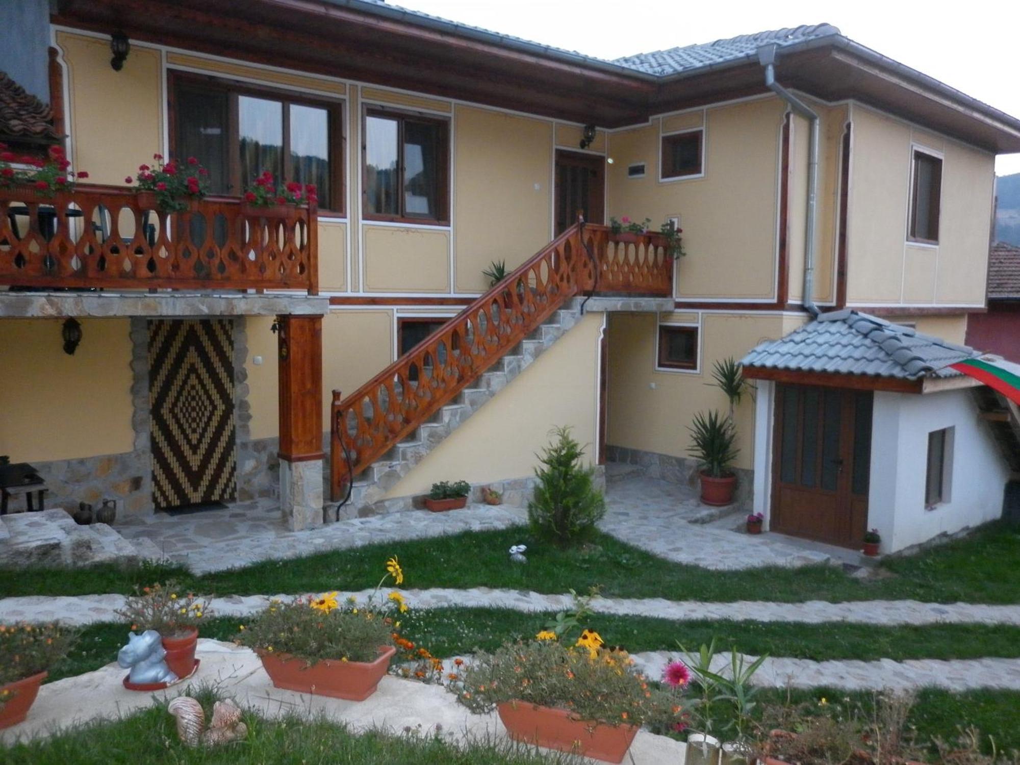 Guest House Mavrudieva Koprivshtitsa Luaran gambar